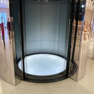 Meet your Posher, Valerie